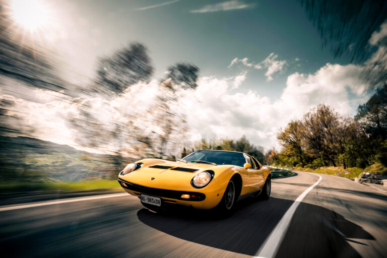 Verdens første superbil fylder 60 år: Her er historien om Lamborghini Miura