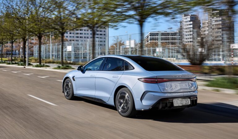 BYD fyrer 100.000 ansatte trods stigende salg: Det er nye tider i Kina