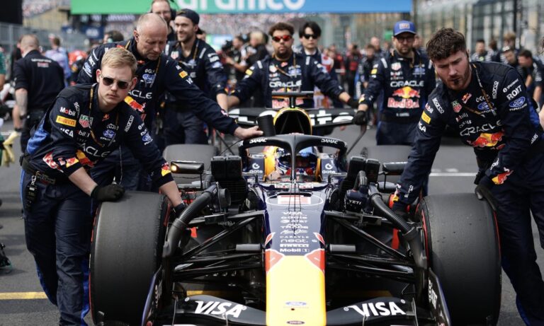 Han fortjener en ny chance i Formel 1, siger Red Bull-chef