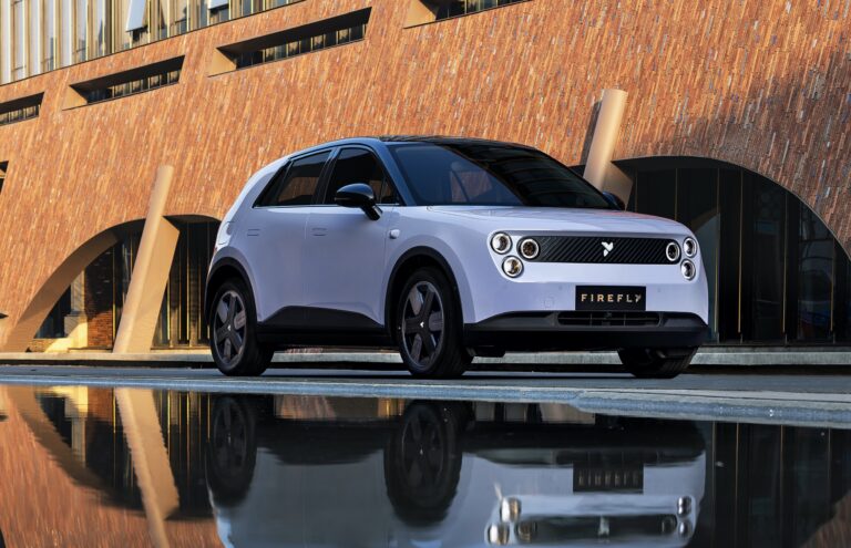 Lille Kina-bil kåret som verdens bedste bybil – er på vej til Danmark